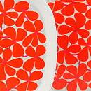 Stig Lindberg (Balett 1967) Three Plastic Plates with Red Flower Decor 17 cm (1)