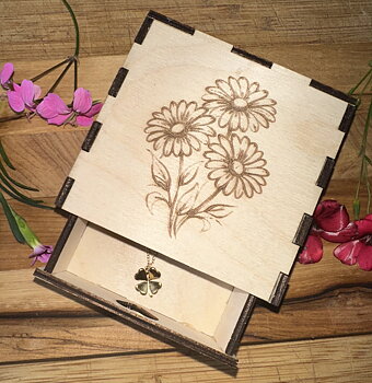 Smyckesbox ”blommor”