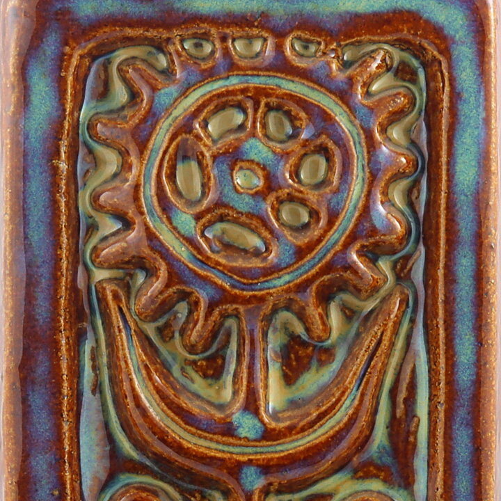 ゲルト・ヒオルト・ピーターセン  茶/青色の花の陶板  39cm  1961年
