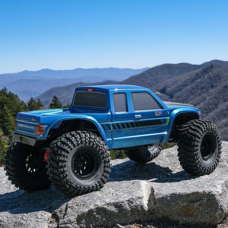 AXIAL 1/10 SCX10 III Coyote 4X4 RTR Brushed Rock Crawler, Blue - 5