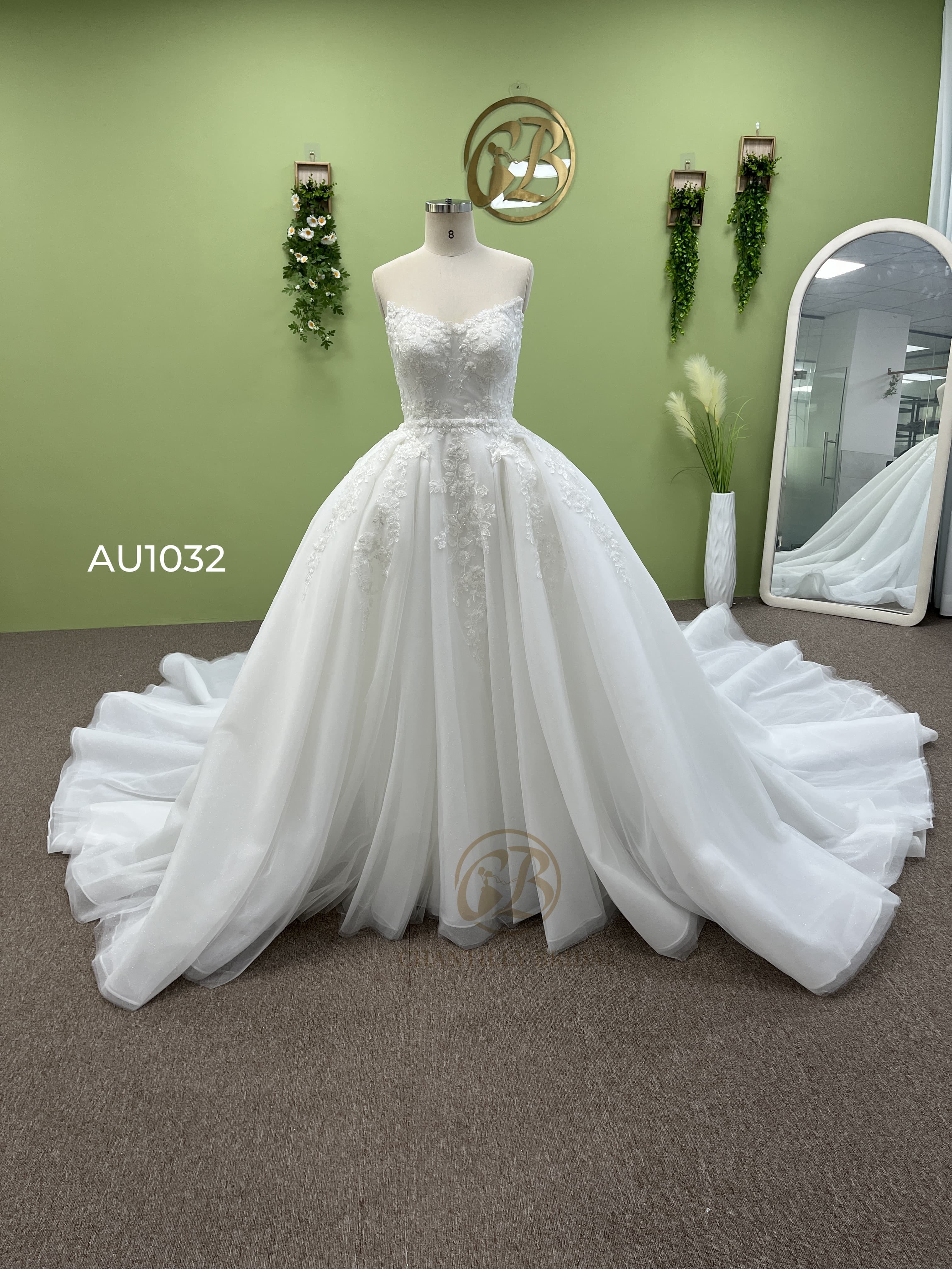 Chantilly Bridal  AU1032