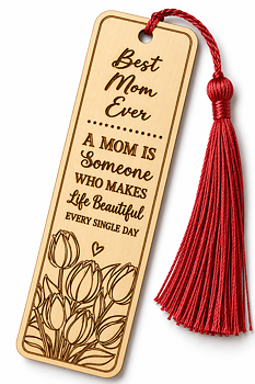 Bokmärke i trä – A Mom is someone | Present till mamma