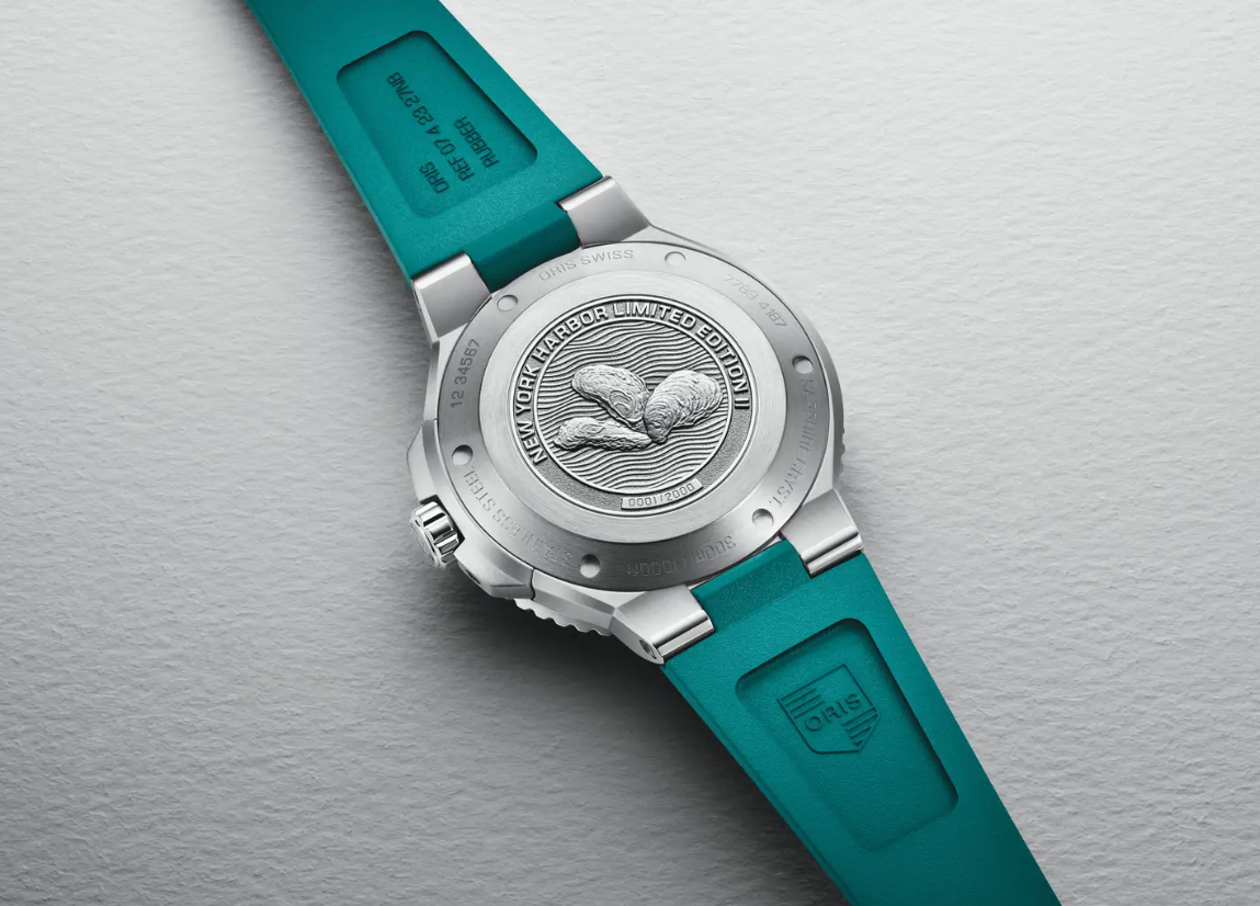 01 733 7789 4187-Set Oris Aquis Date New York Harbor Limited Edition II  43,5