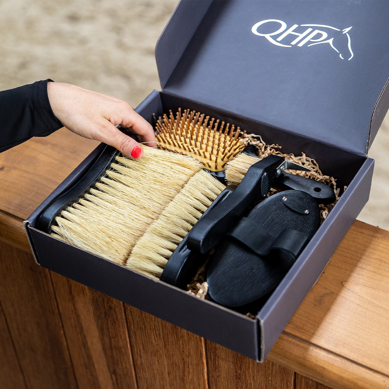 QHP Royal Grooming Set Kit with Brushes - Black - Luxurious
