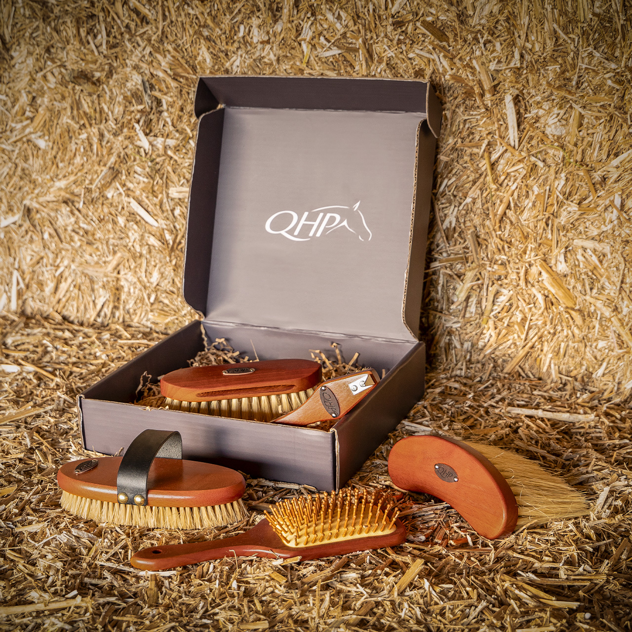 QHP Royal Grooming Set Kit with Brushes - Dark Brown