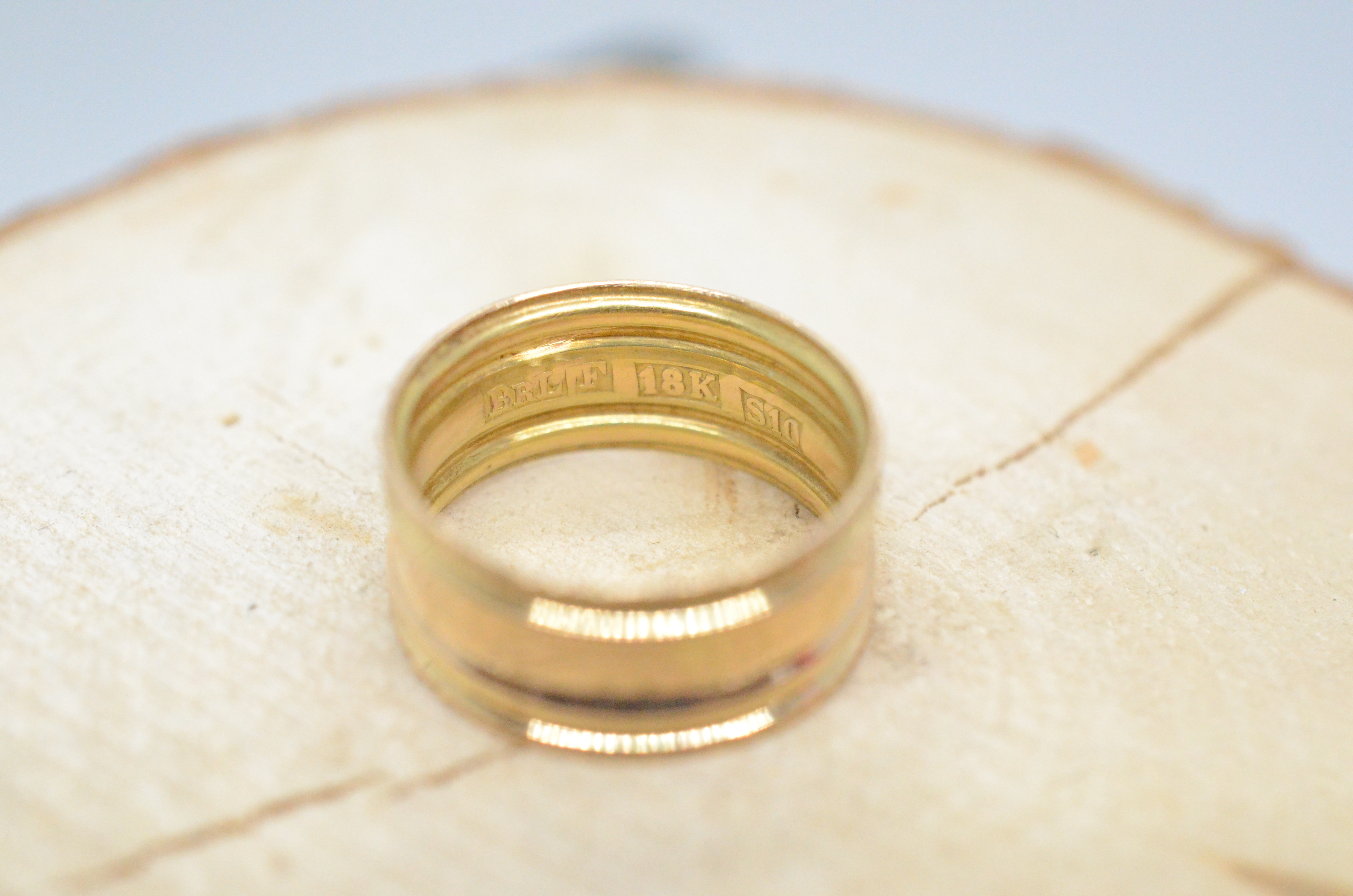Vintage 18k patterned ring, 1992 - 2