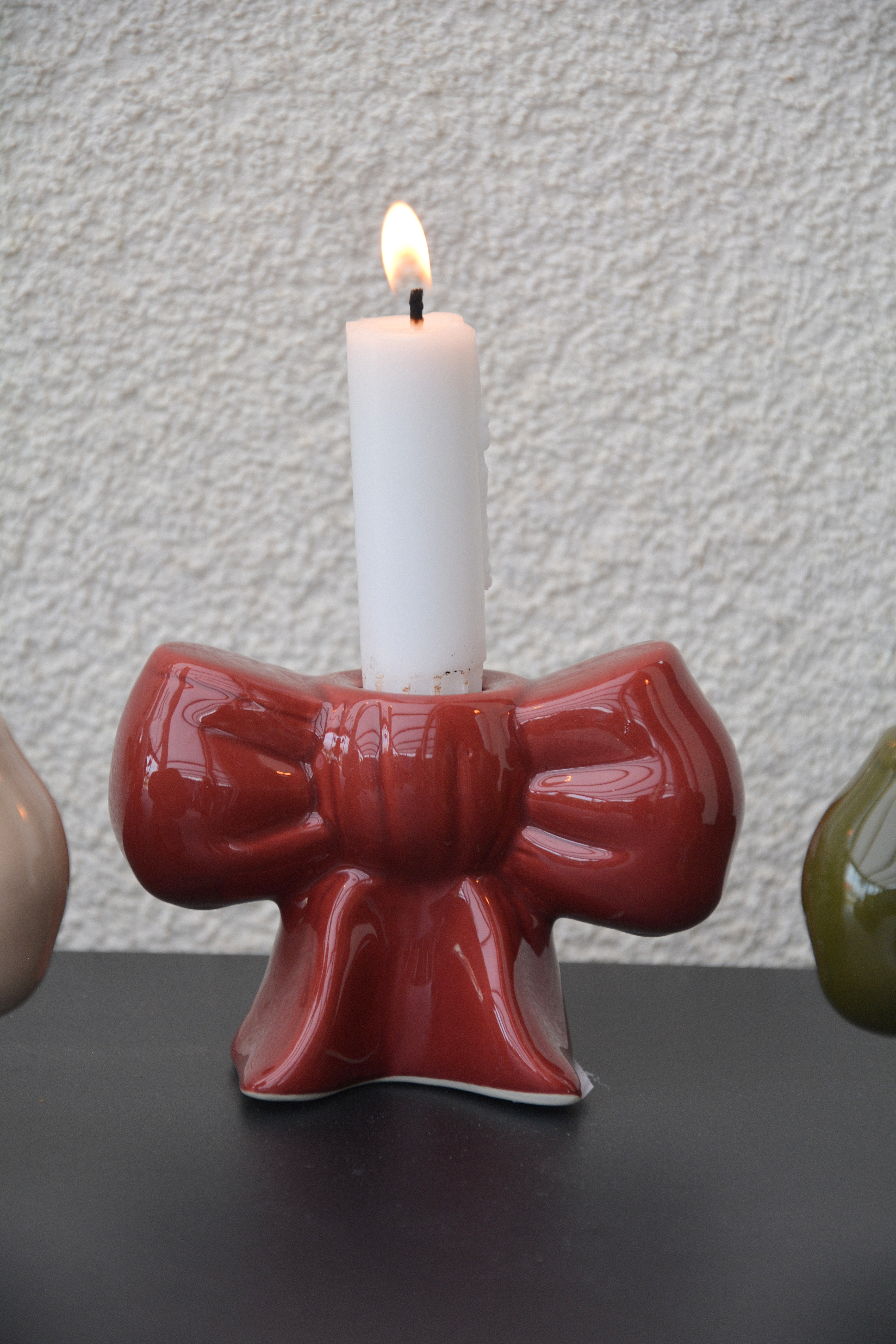 Ljusstake rosett vinröd 11 cm keramik