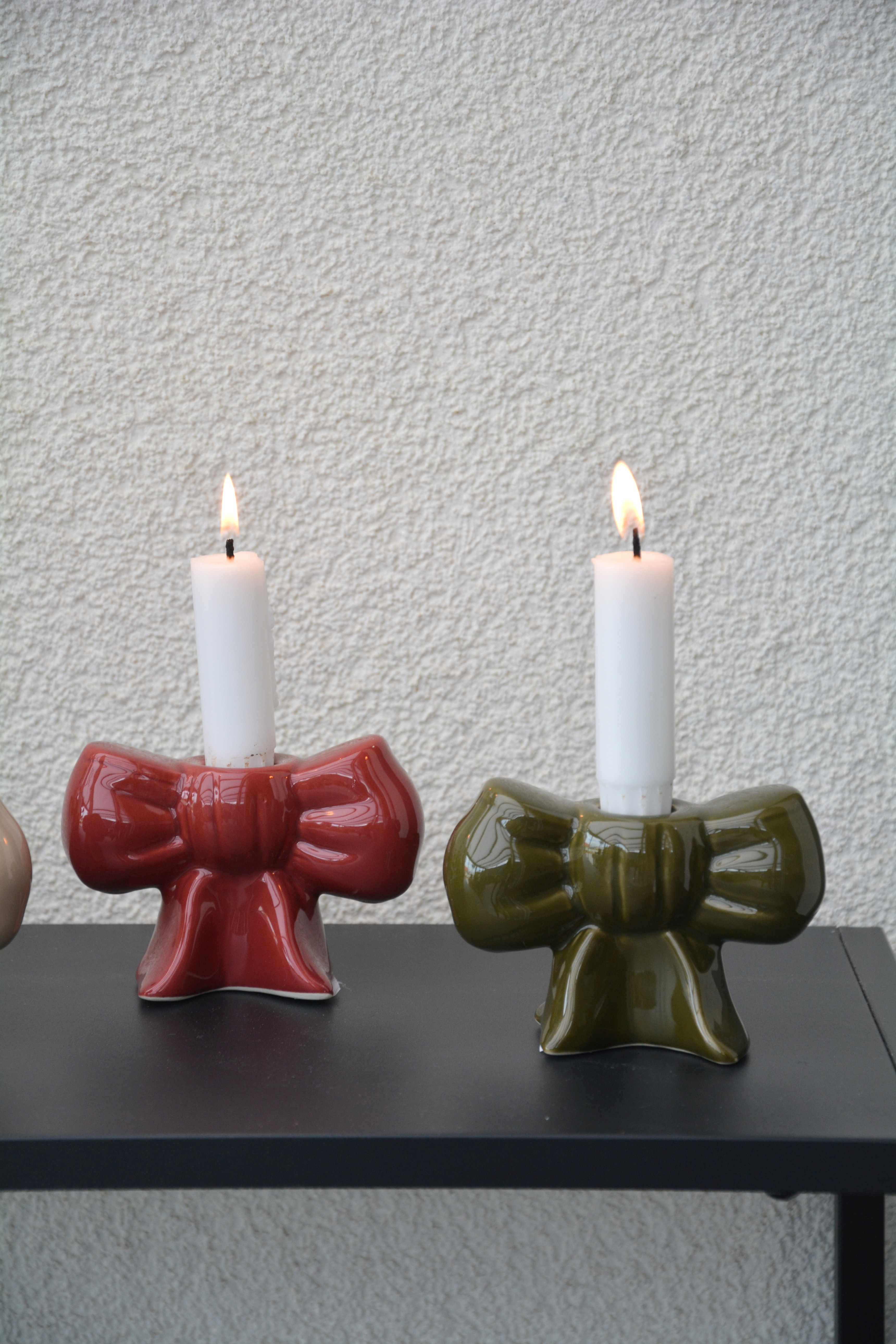 Ljusstake rosett vinröd 11 cm keramik