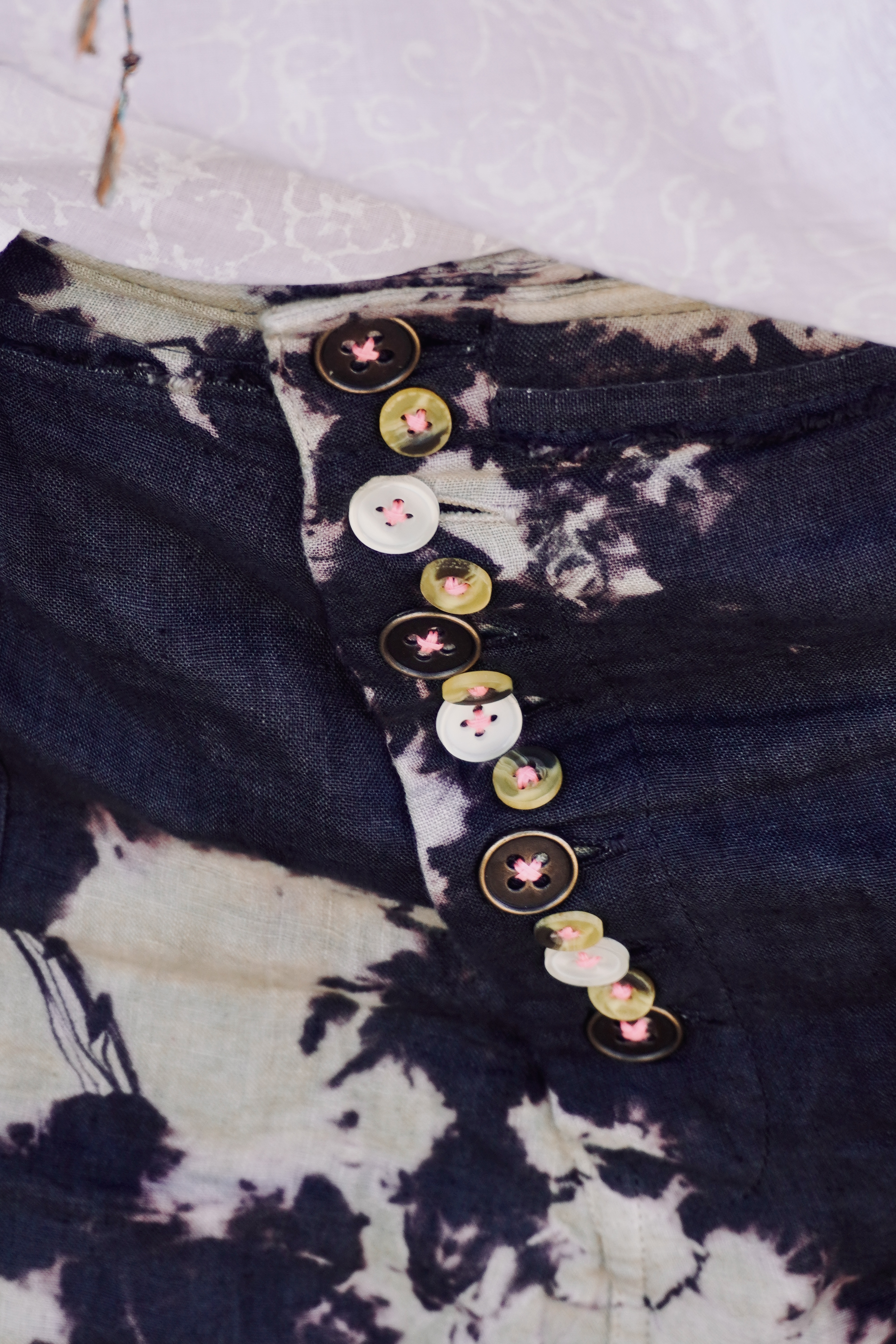 FEY  LINEN BATIK PANT CHARCOAL LATTE  - 5