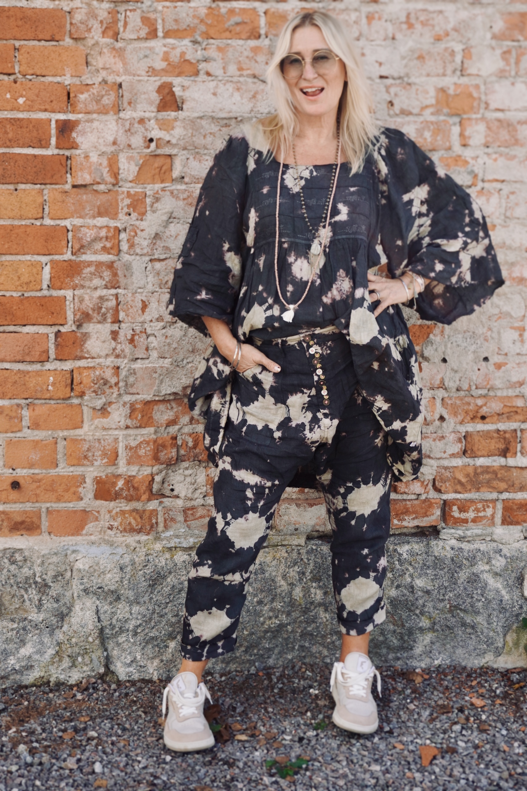 FEY  LINEN BATIK PANT CHARCOAL LATTE 