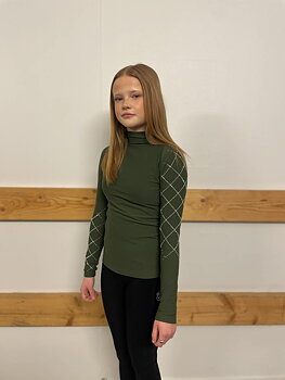 Skogsgrön topp från Sagester med kristaller