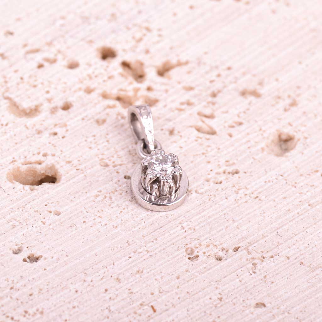 Valkokultainen riipus timantilla 0,12ct - 3