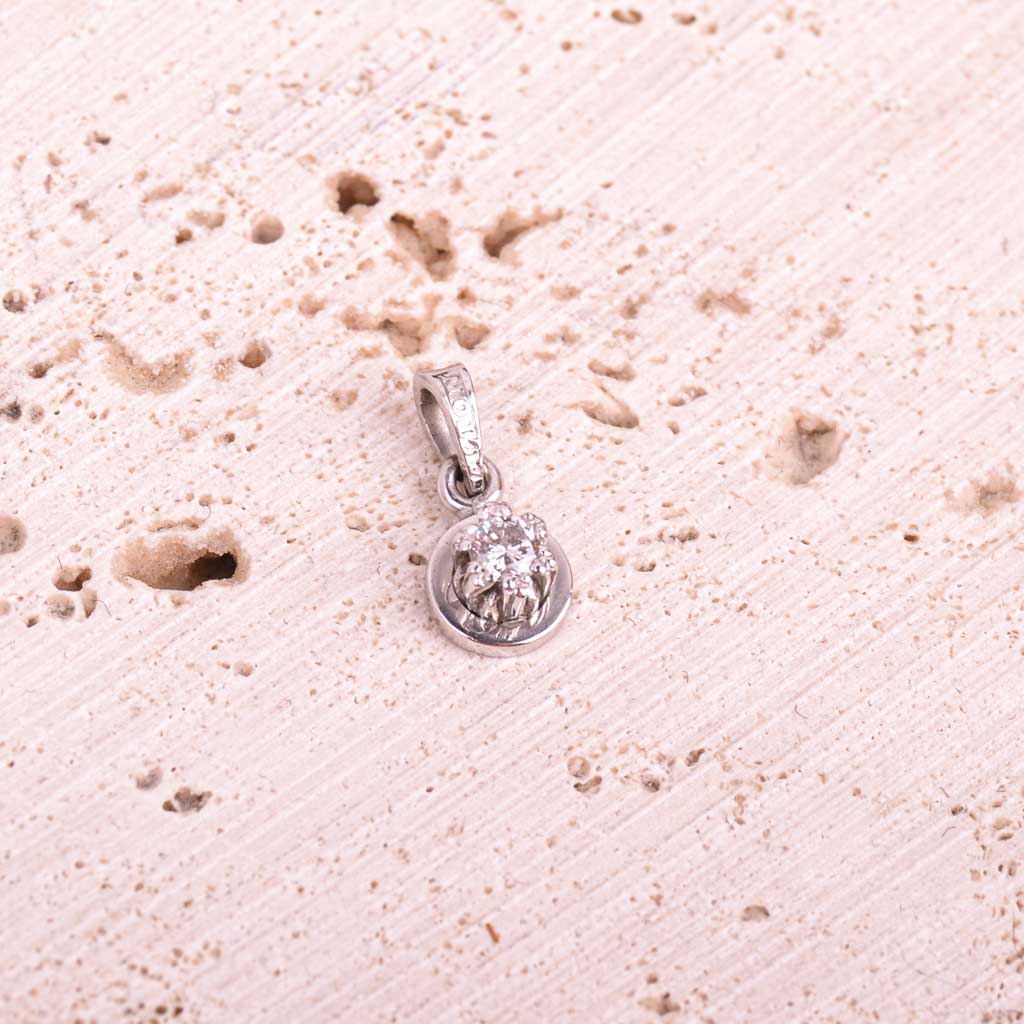 Valkokultainen riipus timantilla 0,12ct - 4
