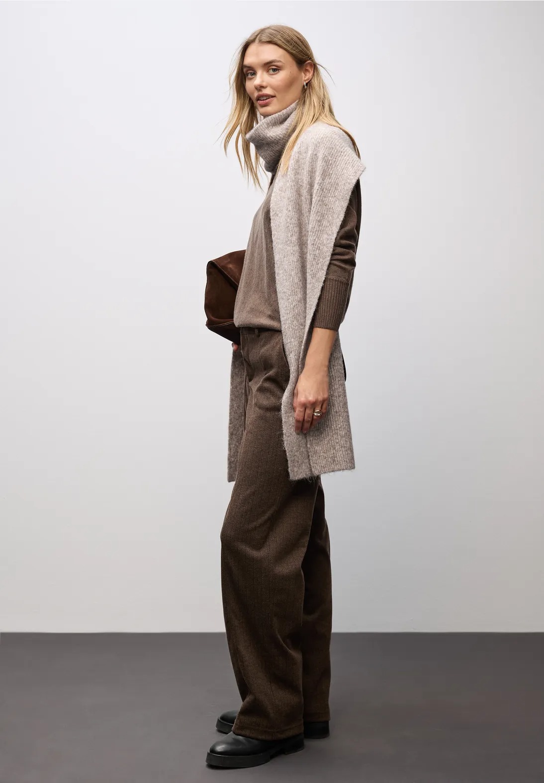 OP Turtleneck Long Scarf - Soft Sand - Street One