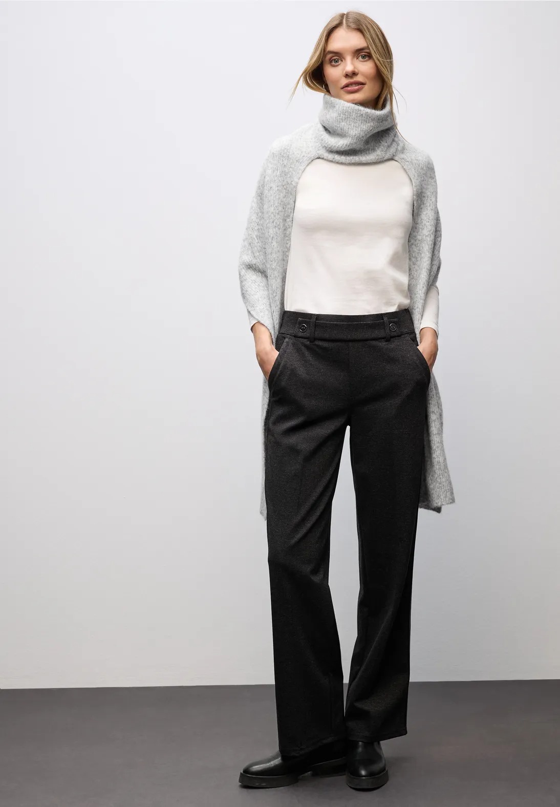 OP Turtleneck Long Scarf - Smooth Grey - Street One