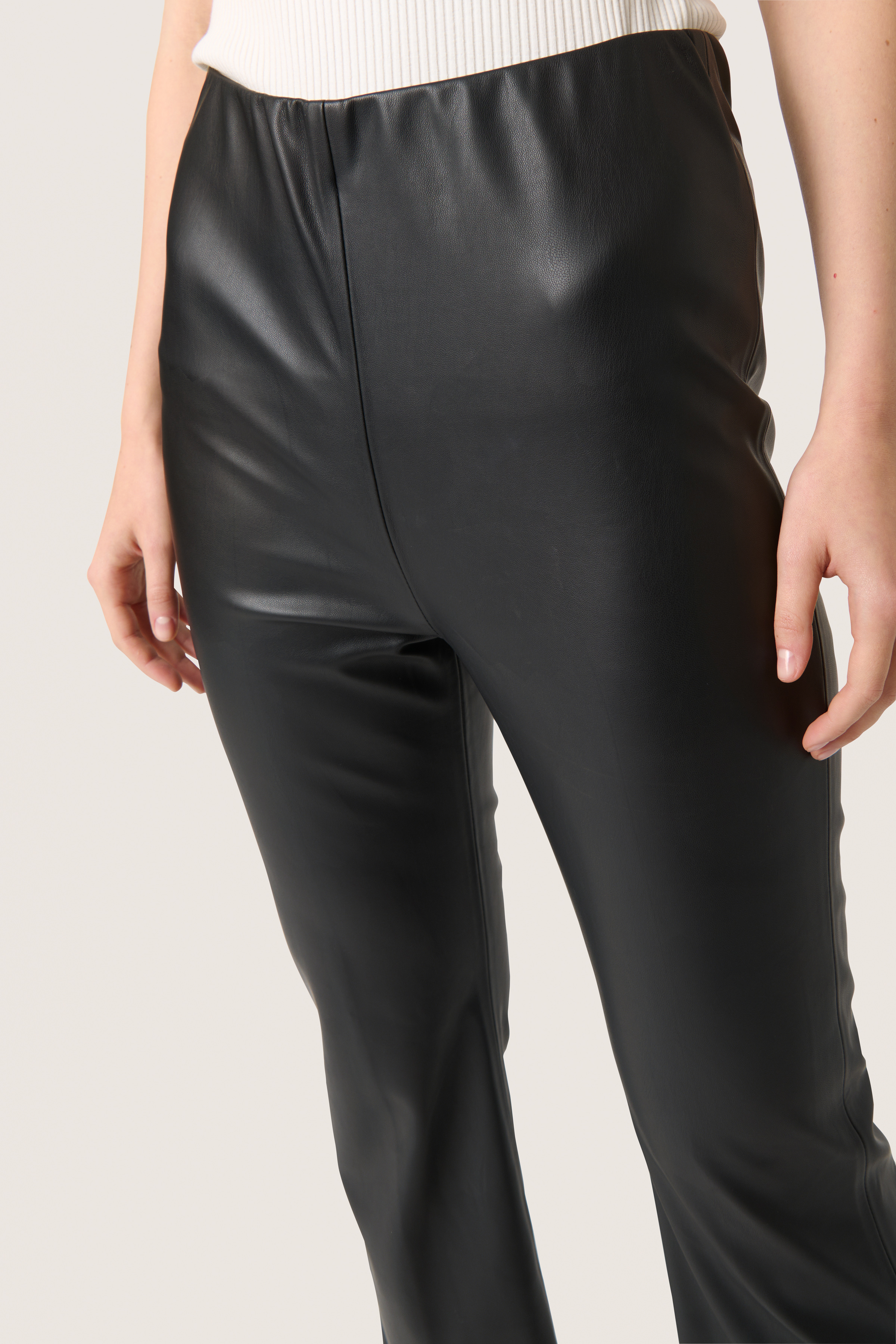 SLKaylee PU Kickflare Pants Black - 4