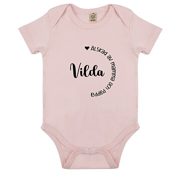 Bebis body - Valfritt namn - "Älskad av mamma & pappa"