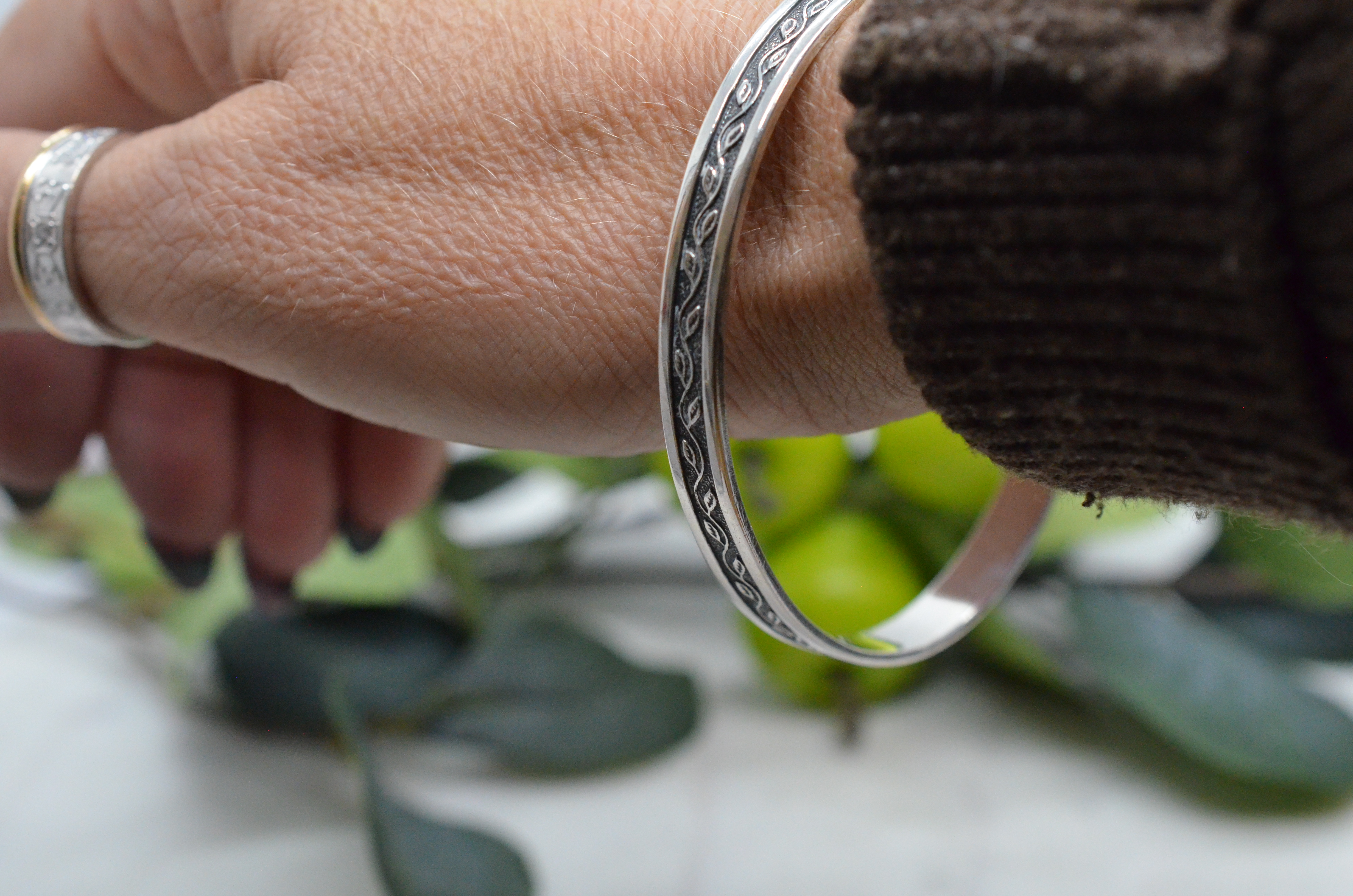 Vintage silver bangle with leaf pattern, Flavia Boliden 1970 - 3