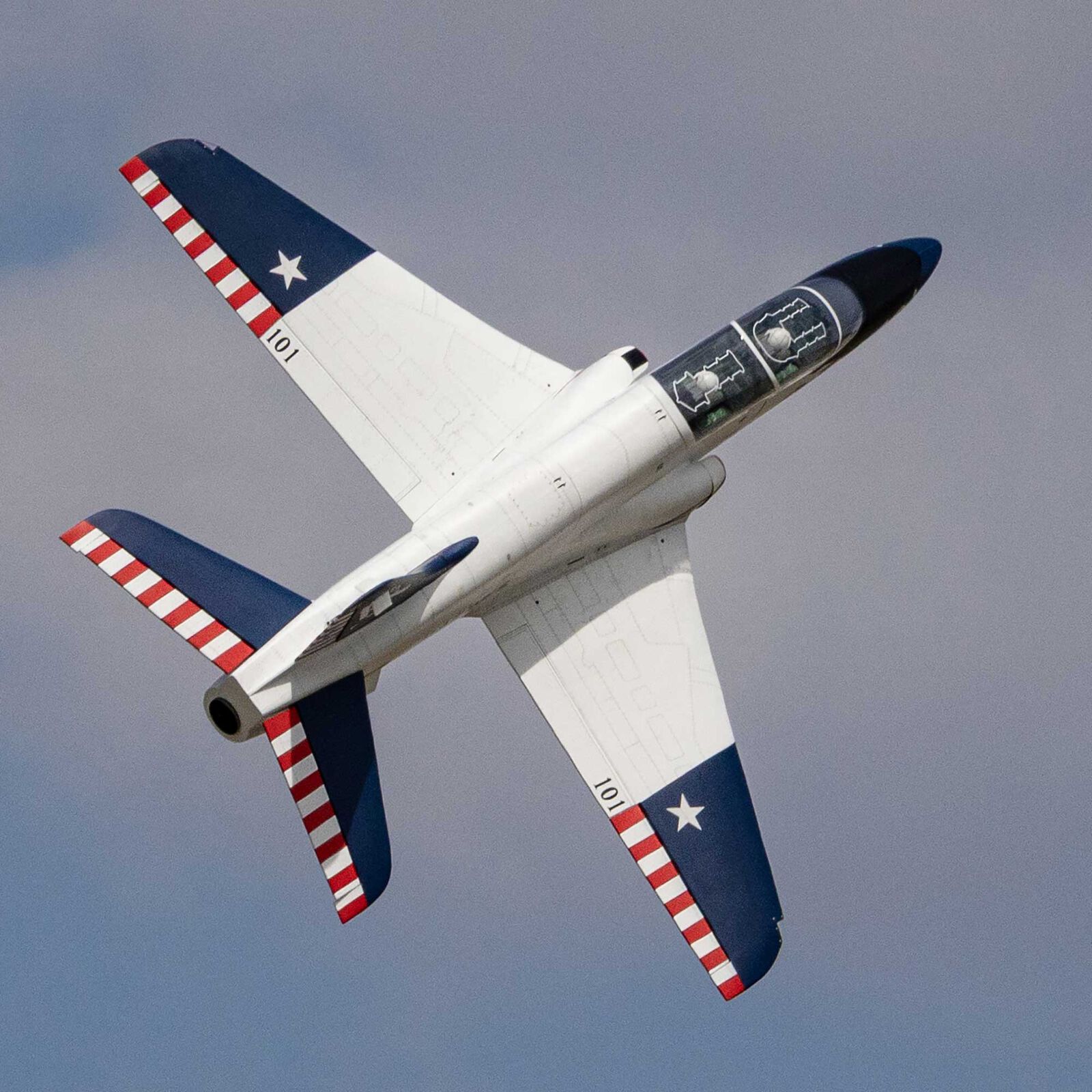 Hangar 9 Hawk/T-45 140-160N ARF with Retract Set - 4