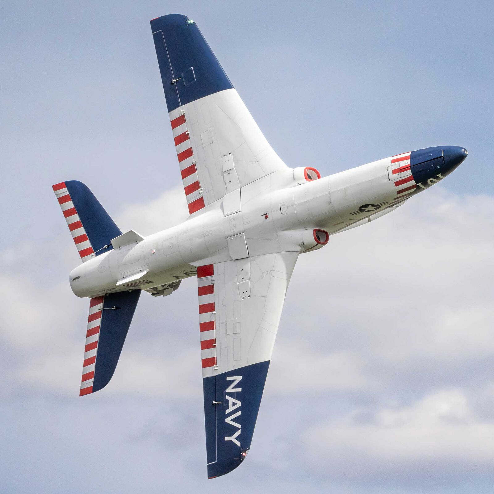 Hangar 9 Hawk/T-45 140-160N ARF with Retract Set - 10