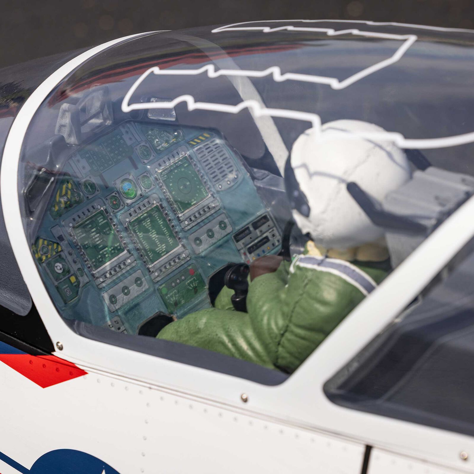 Hangar 9 Hawk/T-45 140-160N Turbine Jet ARF - 13