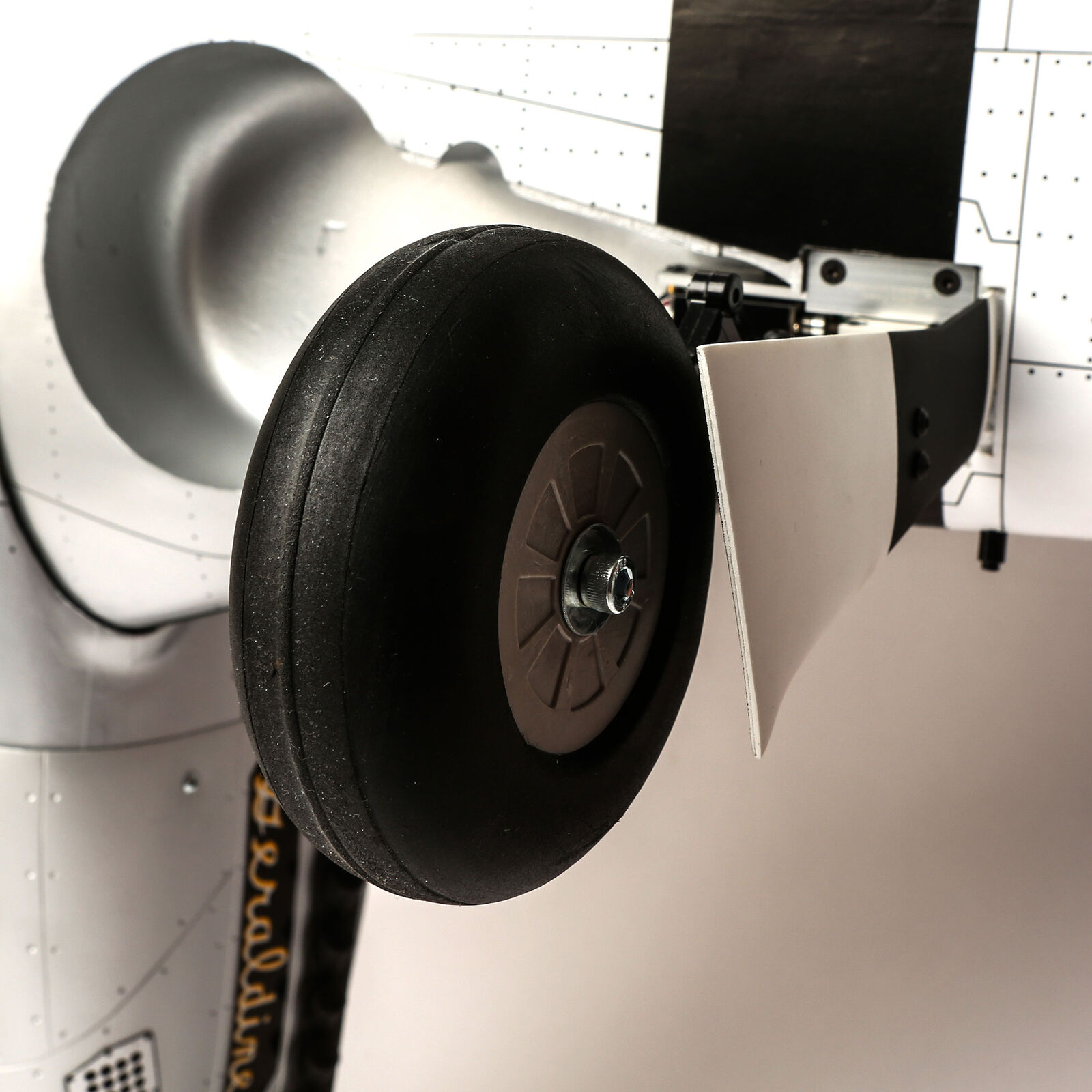 Hangar 9 P-51D Mustang 20cc ARF, 69.5" - 16