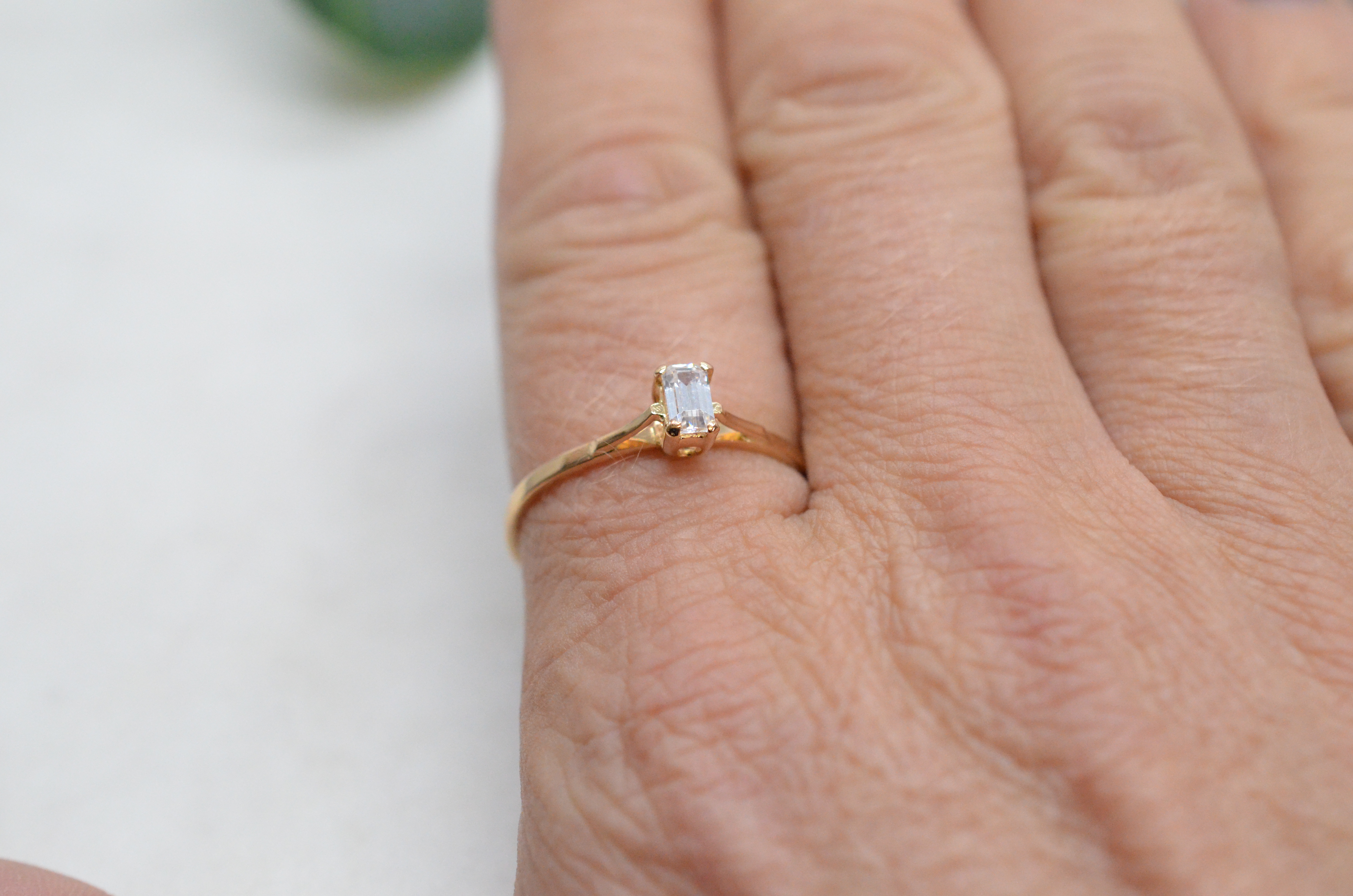 Second Hand 18k ring with cz - 5