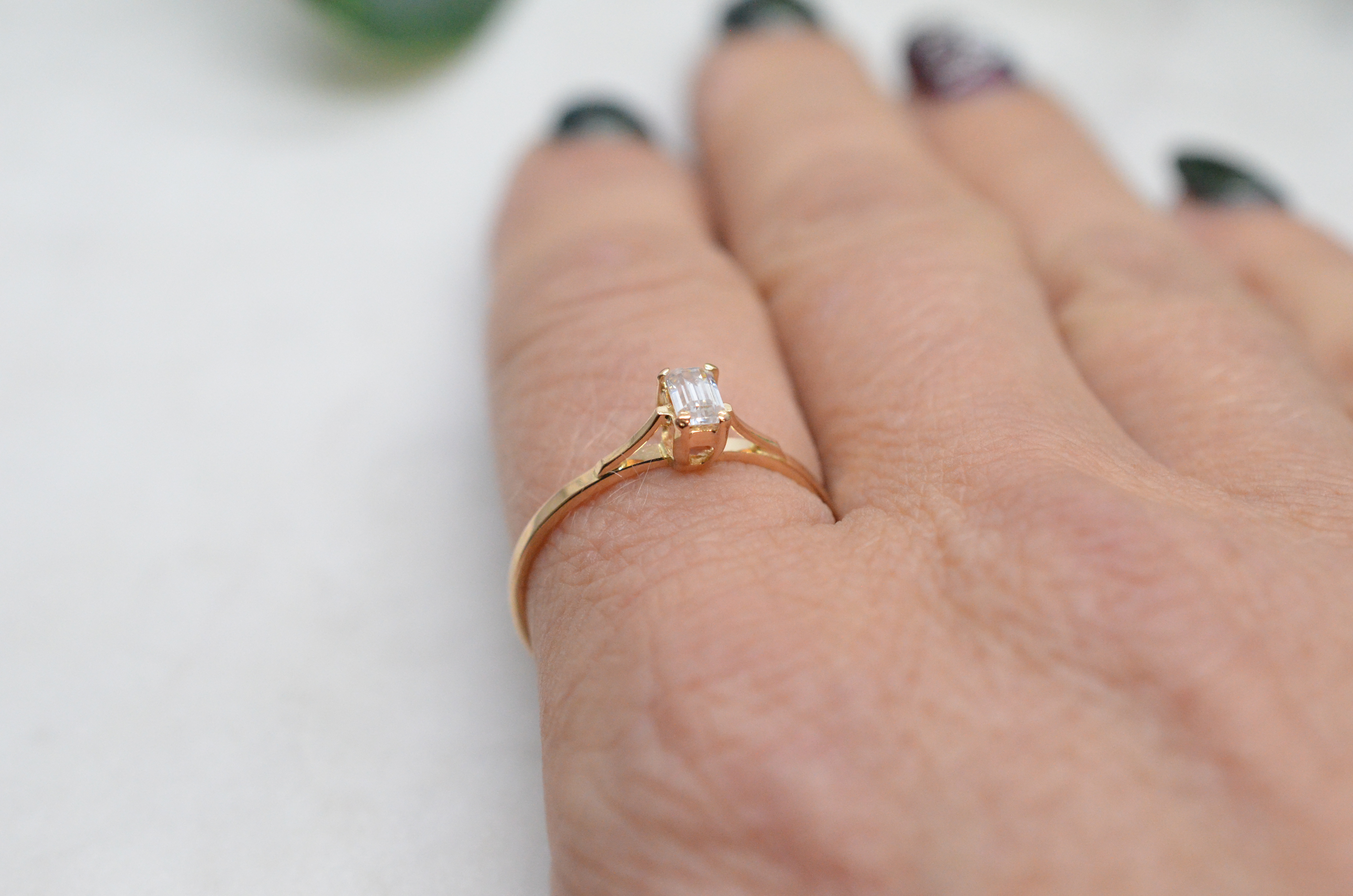 Second Hand 18k ring with cz - 4