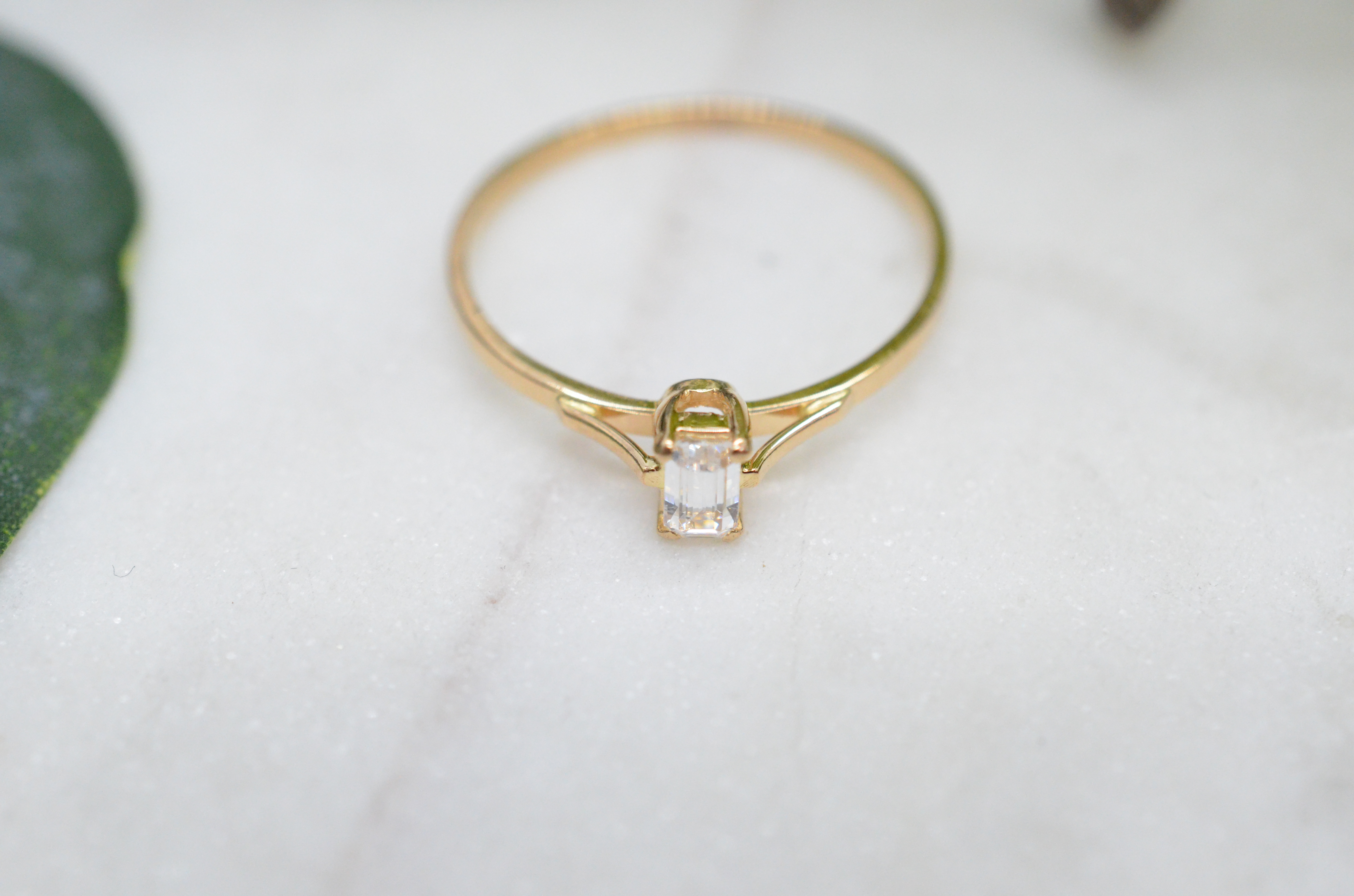 Second Hand 18k ring with cz - 2