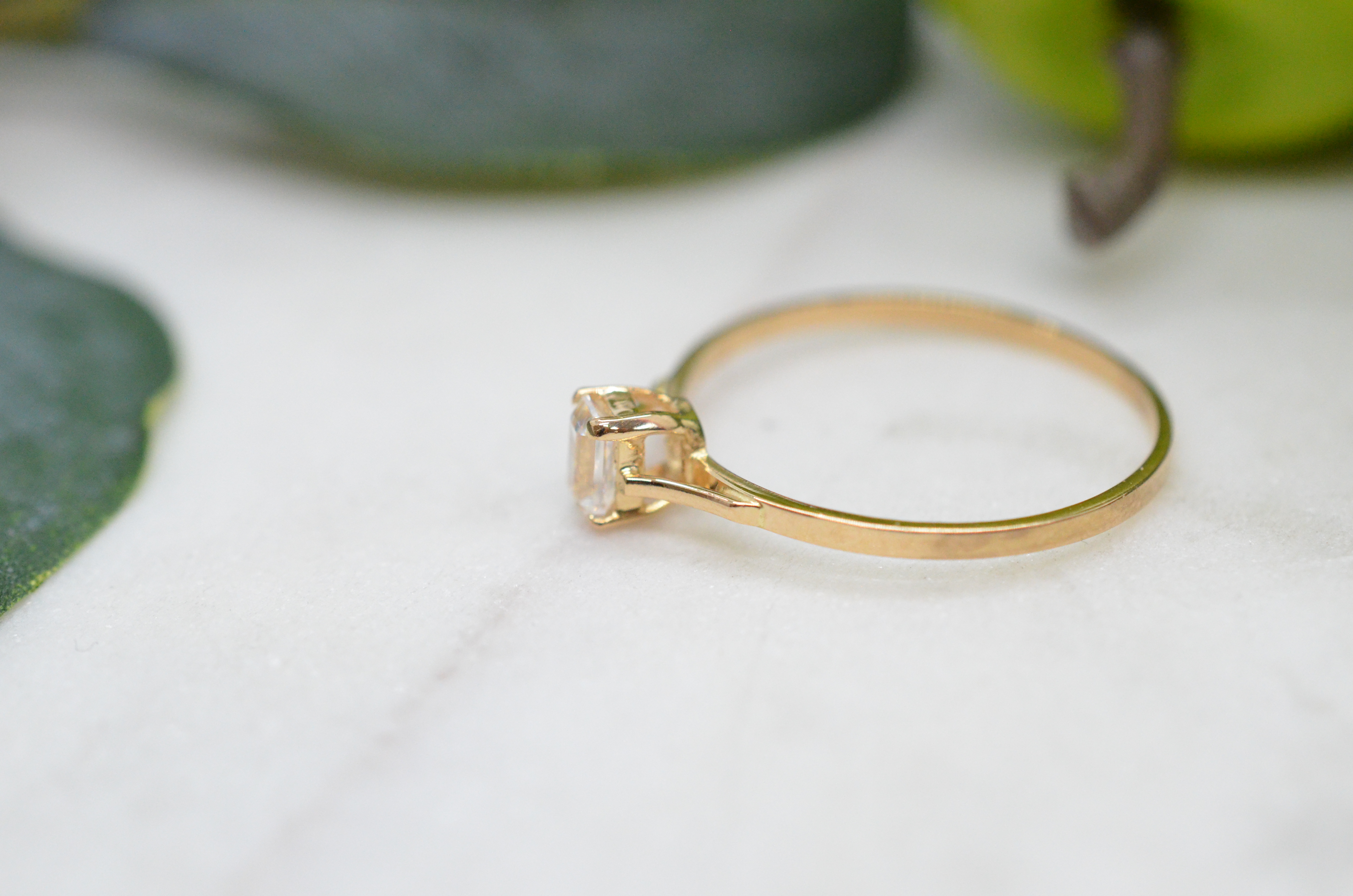 Second Hand 18k ring with cz - 3