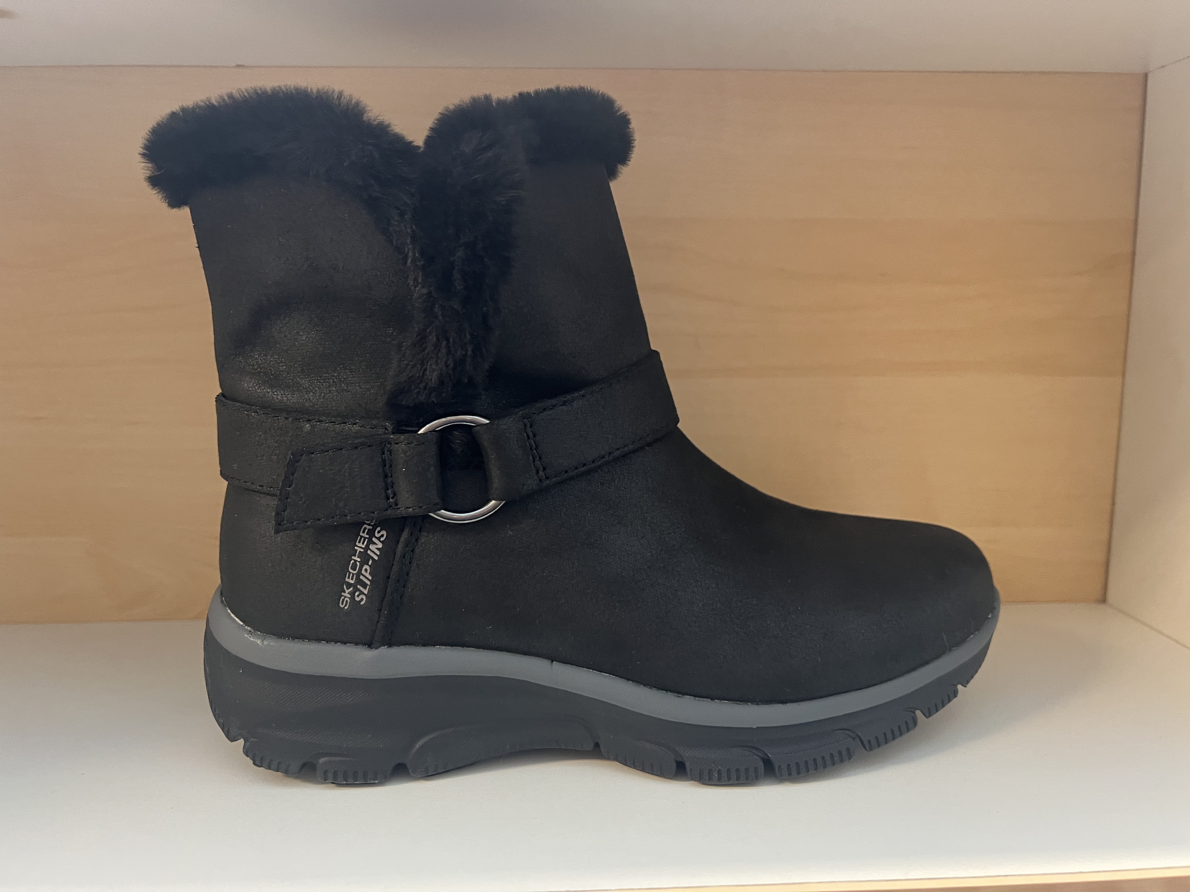 Skechers Damkänga med Slip-Ins. Memory Foam innersula. Fodrad.