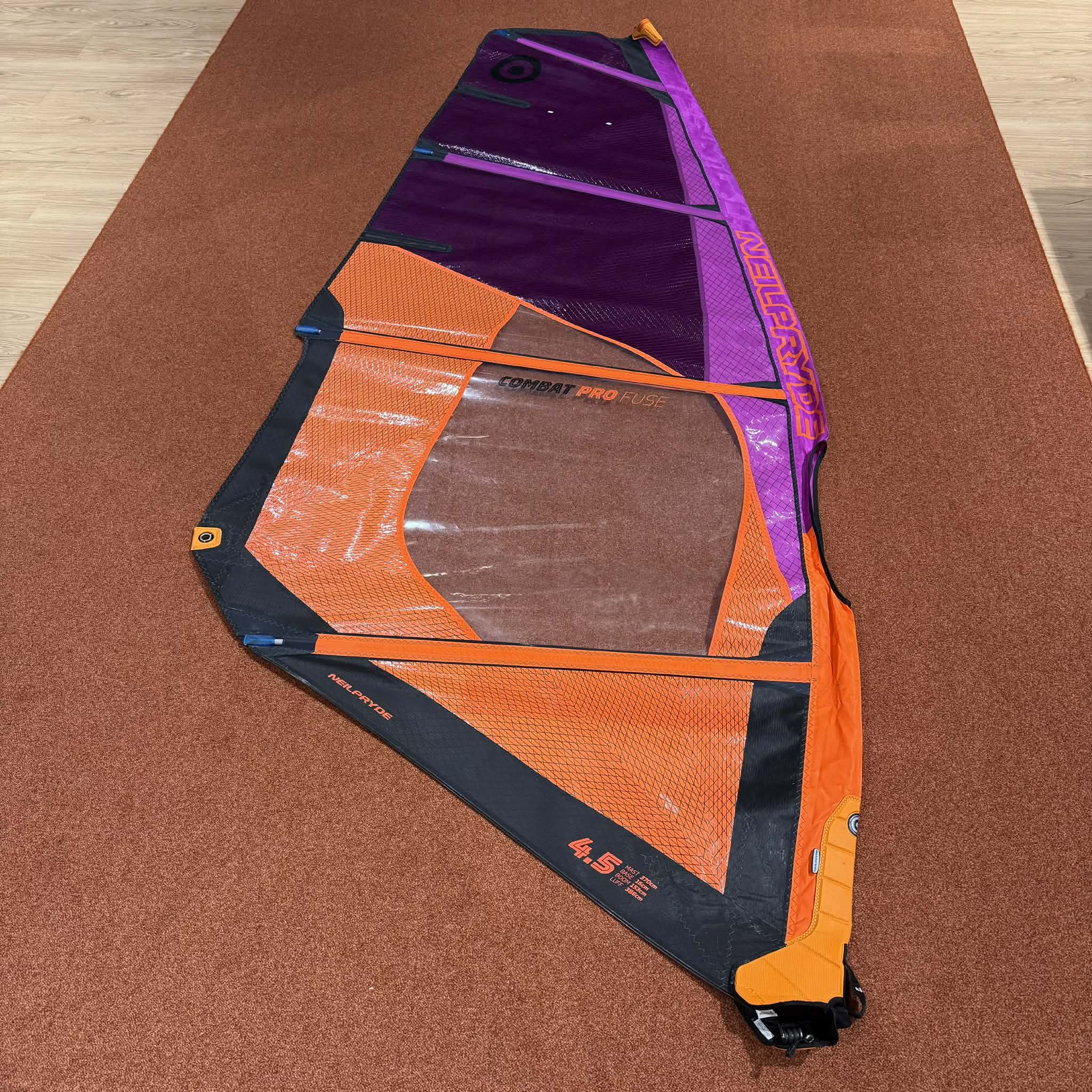 Begagnat vindsurfingsegel 4.5 Neil Pryde Combat Pro Fuse 2025