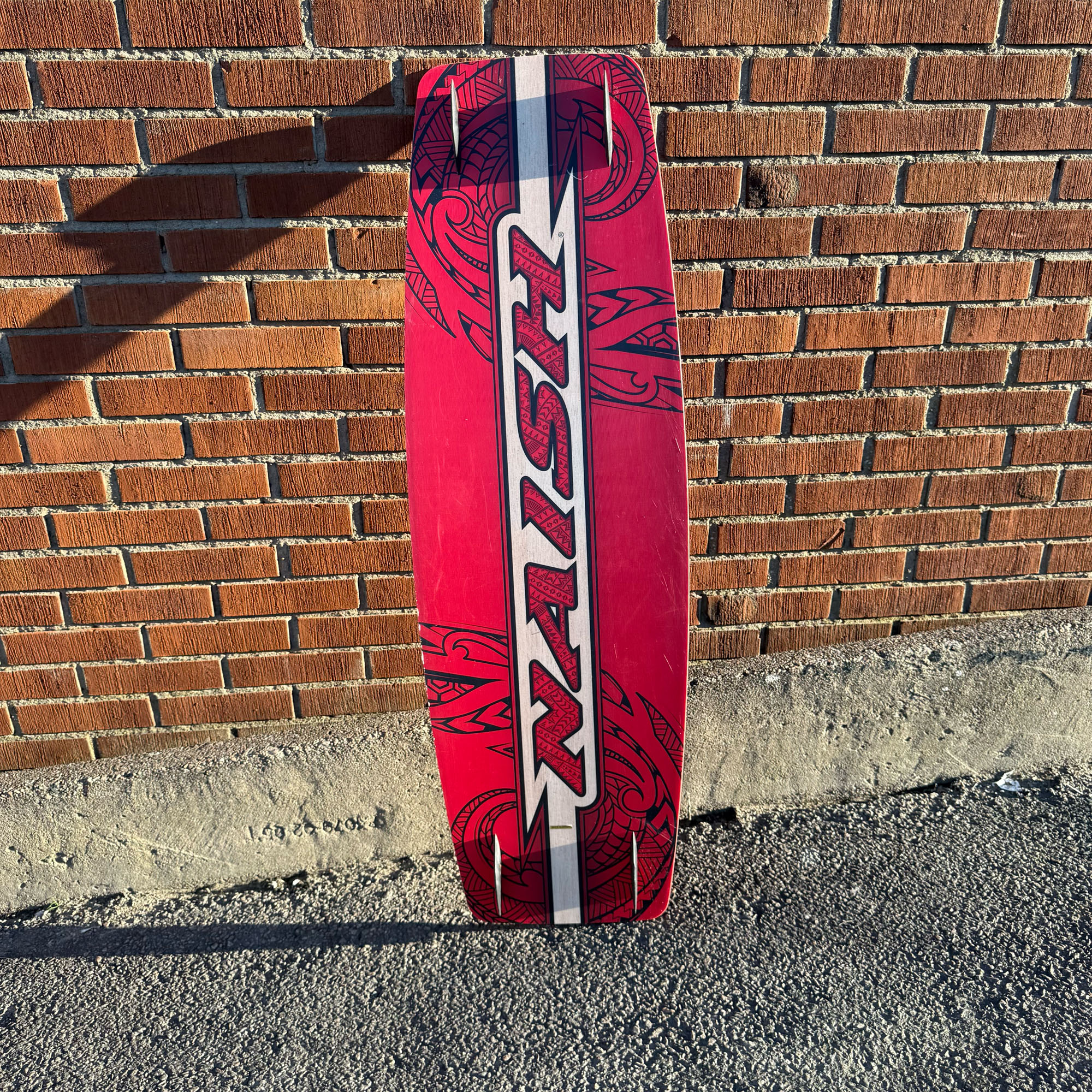 Begagnad Kitebräda Naish Hero S26 135x42 - 2