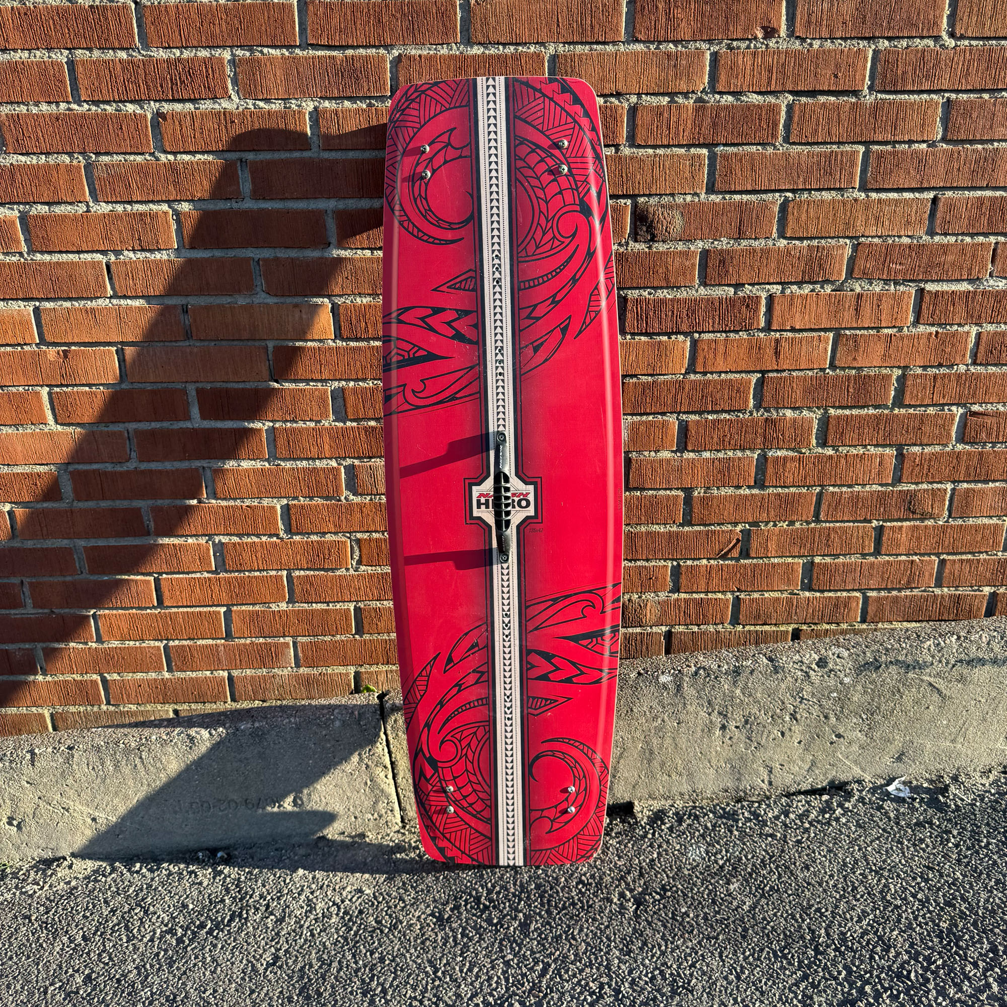 Begagnad Kitebräda Naish Hero S26 135x42
