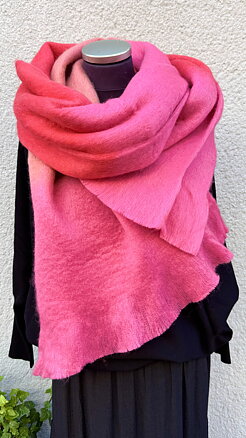 Chill soft winter scarf- red/pink
