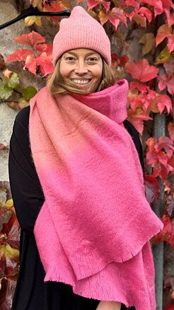 Chill soft winter scarf- red/pink