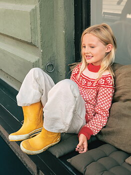 Sandnes Blome Genser Junior, 2 fg, 2509_01 (27 m flerfärgstick st 3)