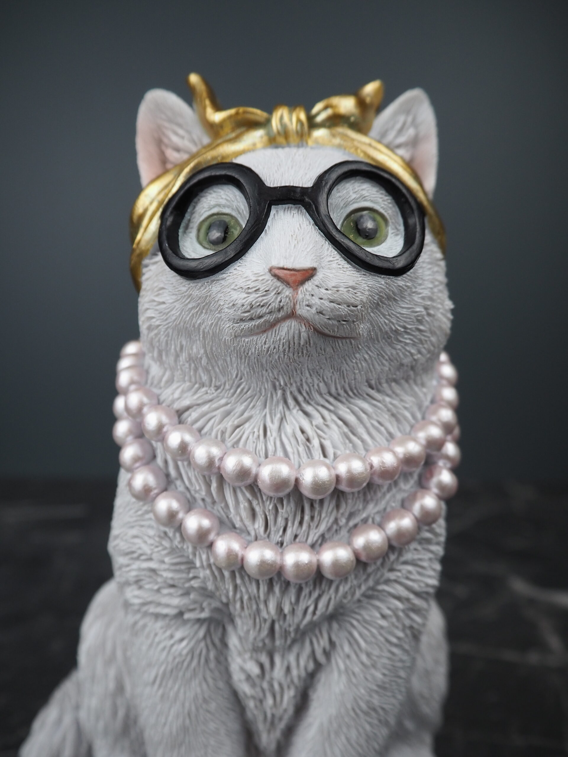 Cat with pearls - 4