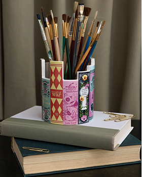 Steel Mill & Co UK : Classic Books Desk Pot - Kruka/Vas för blommor, bokmärkessamlingen, pennor, penslar...