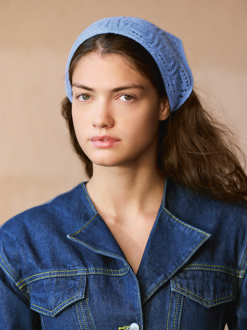 Sandnes Agnes Head Scarf 2508_04 (25 m mönsterstick st 3) - 3
