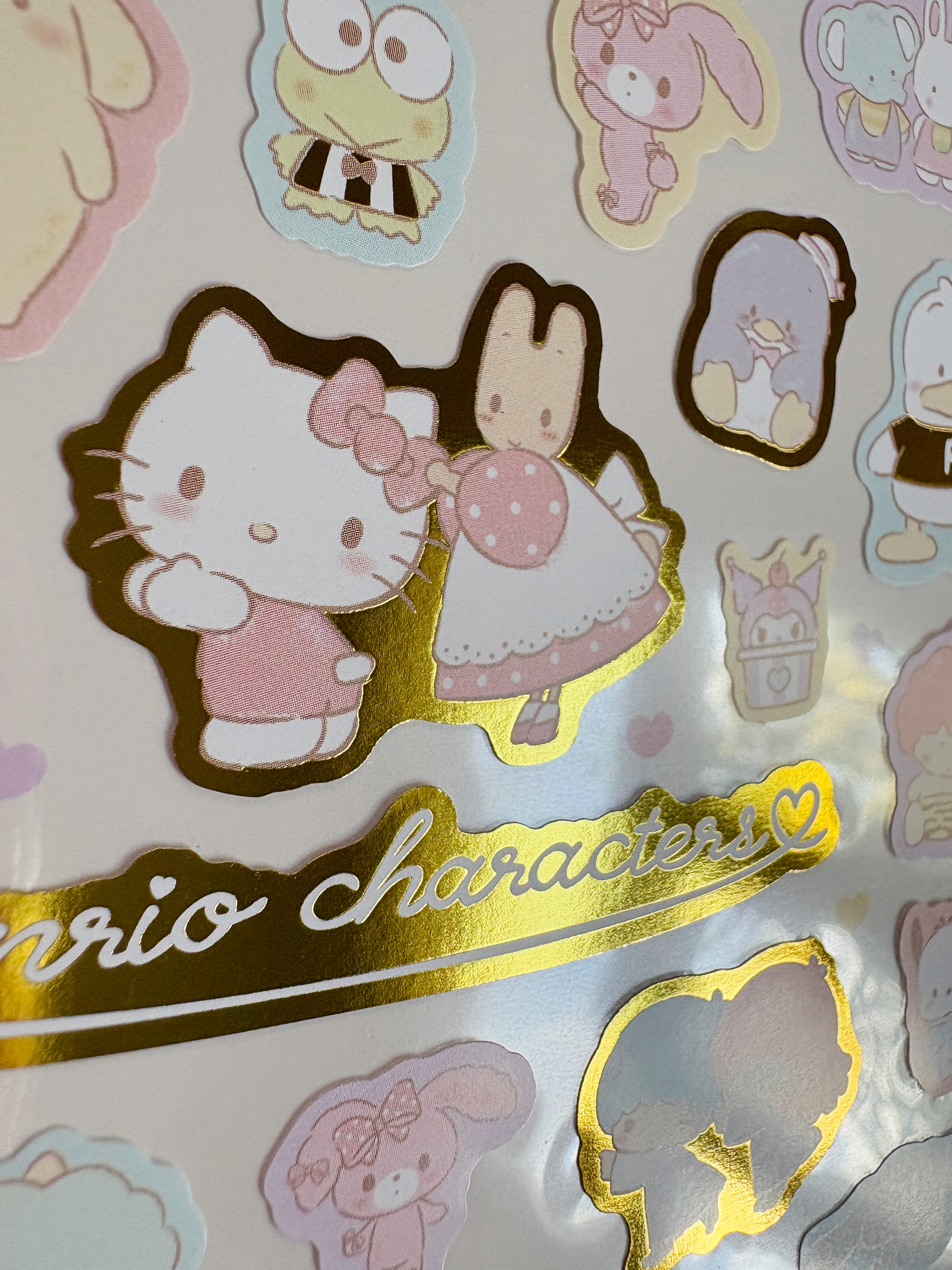 Sanrio Hello Kitty & Characters Stickers - Klistermärken med Guld detaljer - 3
