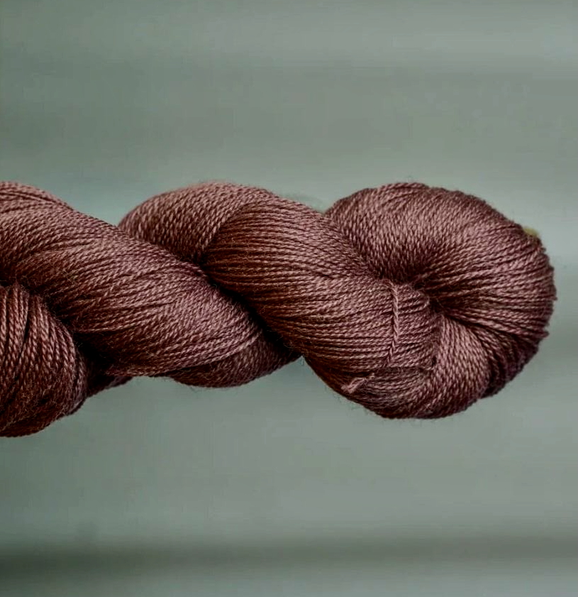 Bockens Möbelåtta  8/2 yllebroderigarn - 18