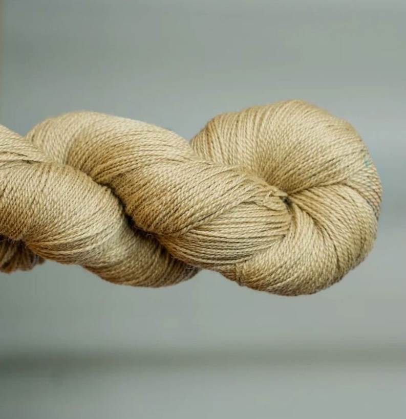 Bockens Möbelåtta  8/2 yllebroderigarn - 17