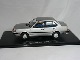 Volvo 360   1987  1:18  Triple9 Collection