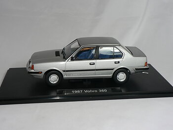 Volvo 360   1987  1:18  Triple9 Collection