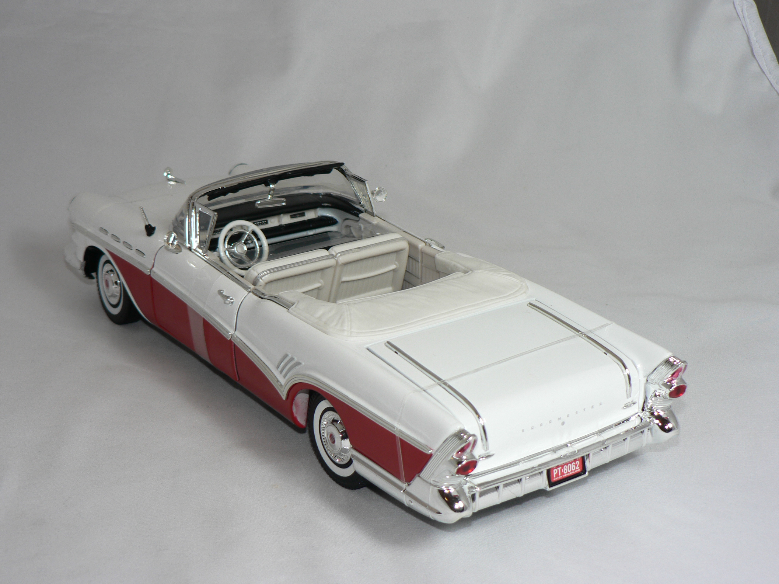 	Buick Road Master 1957 1:18 Motor Max - 2