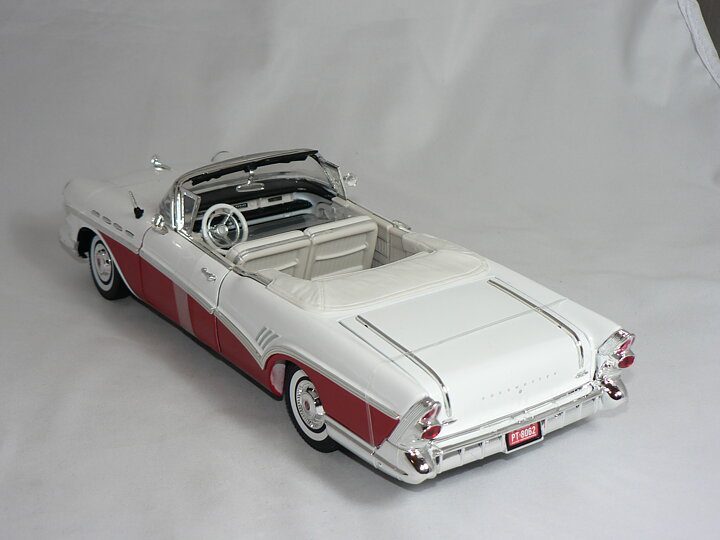 	Buick Road Master 1957 1:18 Motor Max