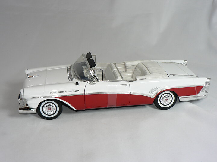 	Buick Road Master 1957 1:18 Motor Max