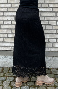 Marta Spetskjol Titania Svart