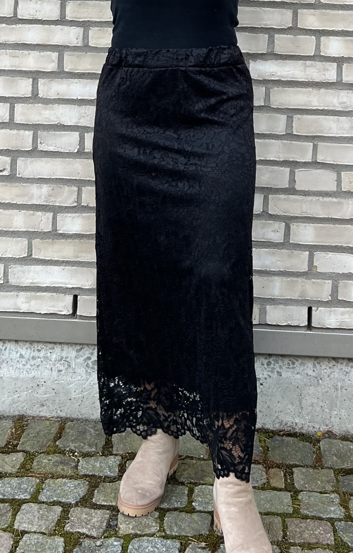 Marta Spetskjol Titania Svart - 3